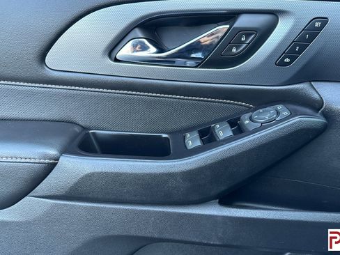 Used 2019 Chevrolet Traverse Premier image 11