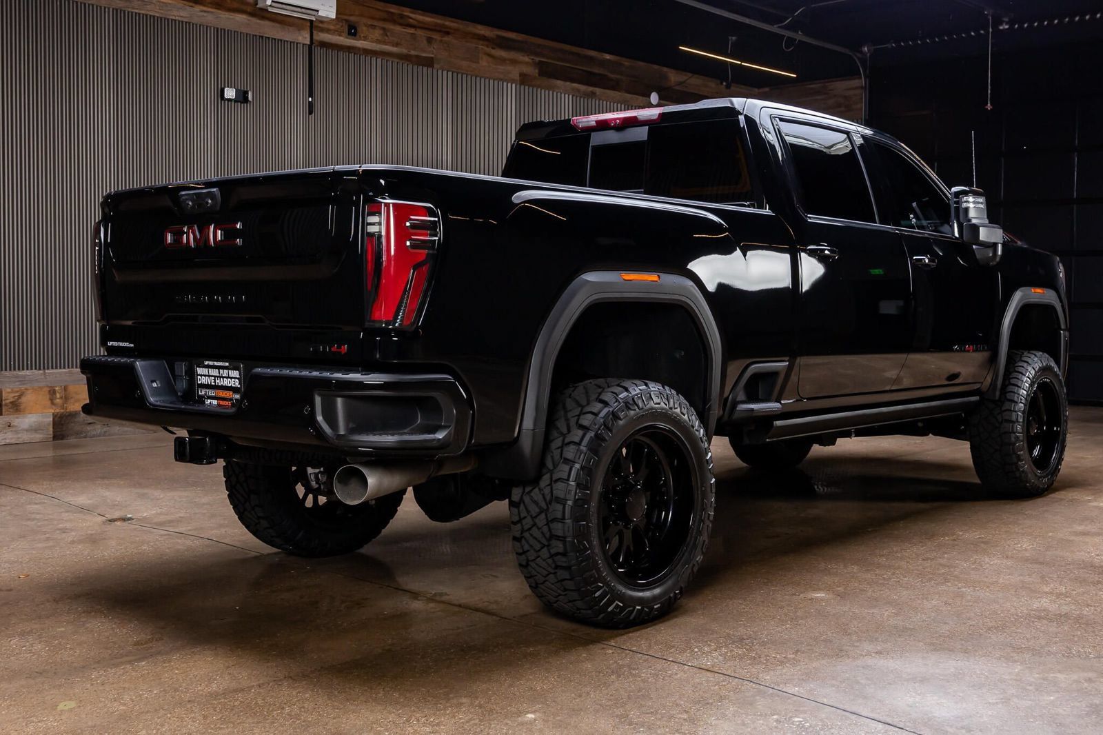 Used 2024 GMC Sierra 2500 AT4 w/ AT4 Premium Plus Package AWD/4WD image 10
