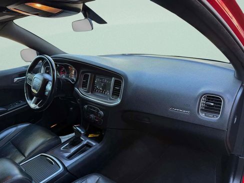 Used 2020 Dodge Charger SXT w/ Leather Interior Group image 7
