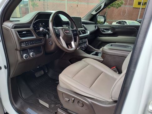 Used 2022 GMC Yukon SLT w/ SLT Premium Package RWD image 2