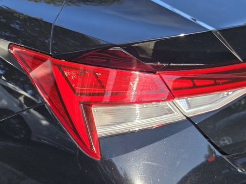 Used 2023 Hyundai Elantra Limited FWD image 8