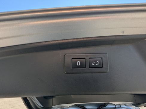 Used 2023 Subaru Outback Limited image 17