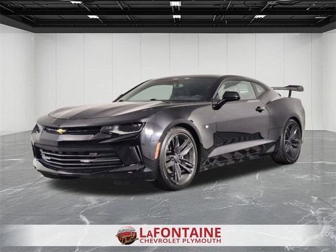Used 2018 Chevrolet Camaro LT image 4