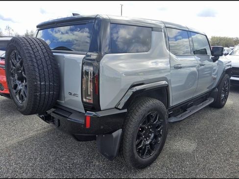 Used 2024 GMC Hummer EV 2X w/ LPO, Illumination Package image 9