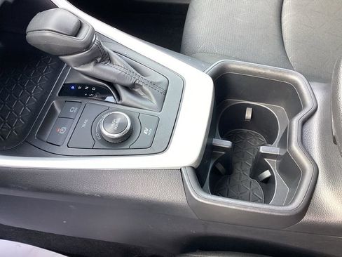 Used 2025 Toyota RAV4 XLE image 27