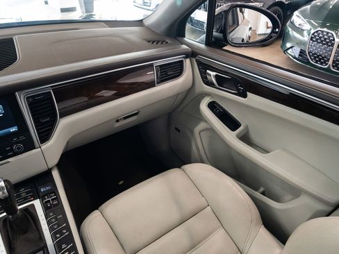 Used 2017 Porsche Macan S AWD/4WD image 9