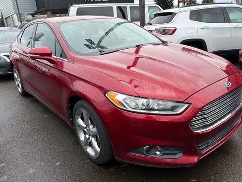 Used 2013 Ford Fusion SE FWD image 2