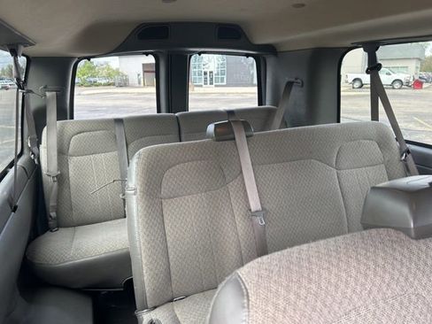 Used 2025 Chevrolet Express 3500 LT w/ LT Preferred Equipment Group RWD image 9