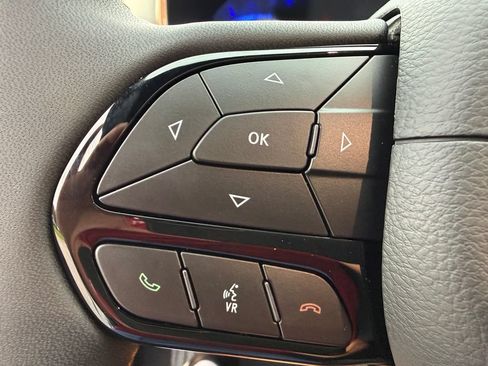 New 2027 Chrysler Pacifica Pinnacle w/ Theater Group FWD image 17
