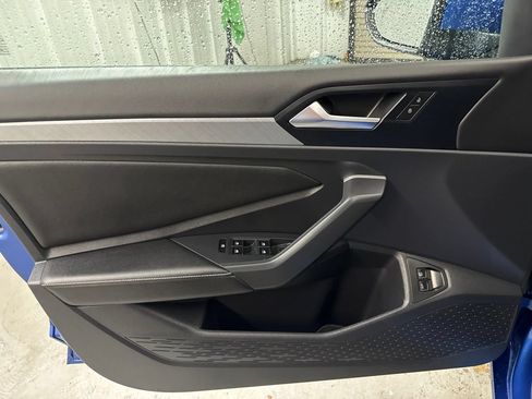 Used 2024 Volkswagen Jetta SE FWD image 8