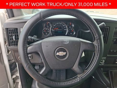 Used 2009 Chevrolet Express 3500 RWD image 16