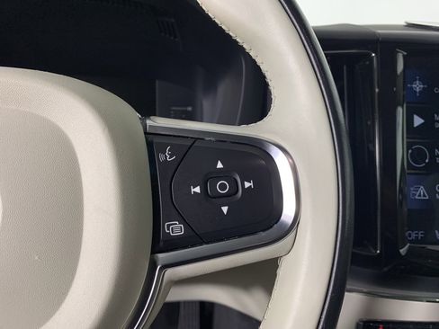 Used 2019 Volvo XC60 T5 Momentum w/ Premium Package image 20