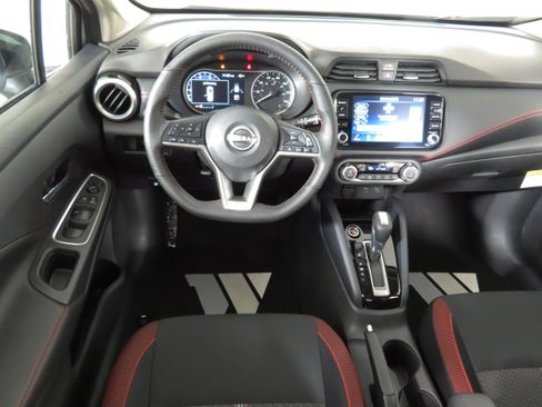 New 2025 Nissan Versa SR w/ Trunk Package image 5