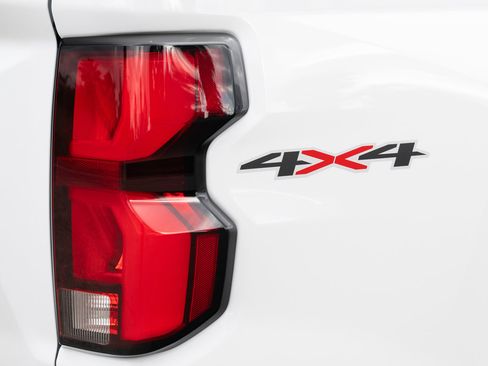 New 2026 Chevrolet Colorado LT image 12