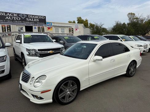 Used 2009 Mercedes-Benz E 350 E 350 4dr Sedan image 4