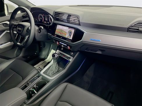 Used 2022 Audi Q3 2.0T Premium Plus image 30