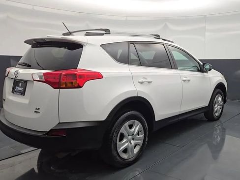 Used 2013 Toyota RAV4 LE AWD/4WD image 7