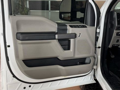 Used 2019 Ford F250 XLT w/ XLT Value Package image 15