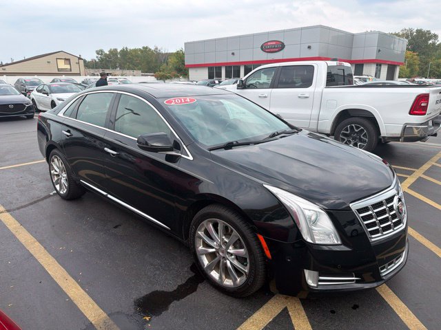 Used 2014 Cadillac XTS Luxury w/ Driver Awareness Package FWD image 2