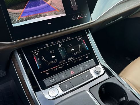 Used 2020 Audi Q8 Premium AWD/4WD image 18