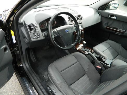Used 2006 Volvo V50 2.4i FWD image 11