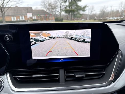 Used 2024 Chevrolet Trax LT w/ Driver Confidence Package image 17