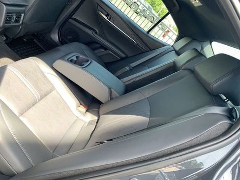 Used 2025 Toyota Camry XSE FWD image 10