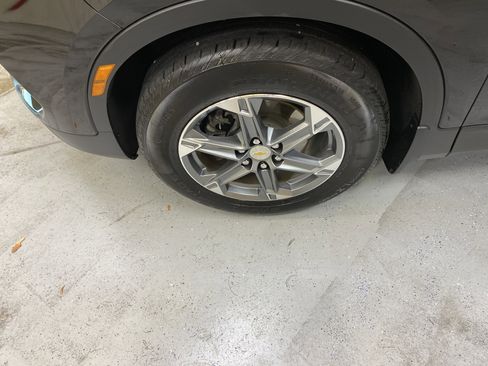 Used 2024 Chevrolet Blazer LT w/ Convenience Package image 11