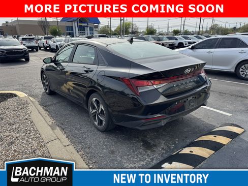 Used 2023 Hyundai Elantra SEL w/ Convenience Package image 4