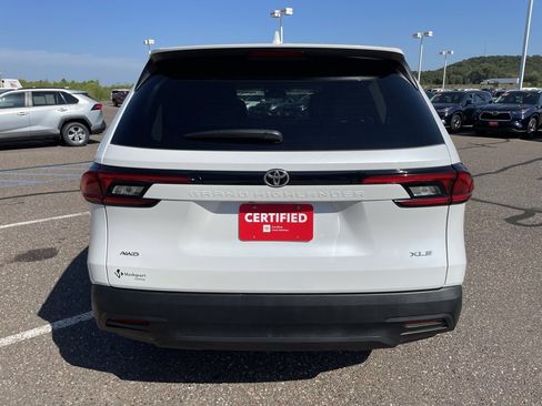 Certified 2025 Toyota Grand Highlander AWD image 4