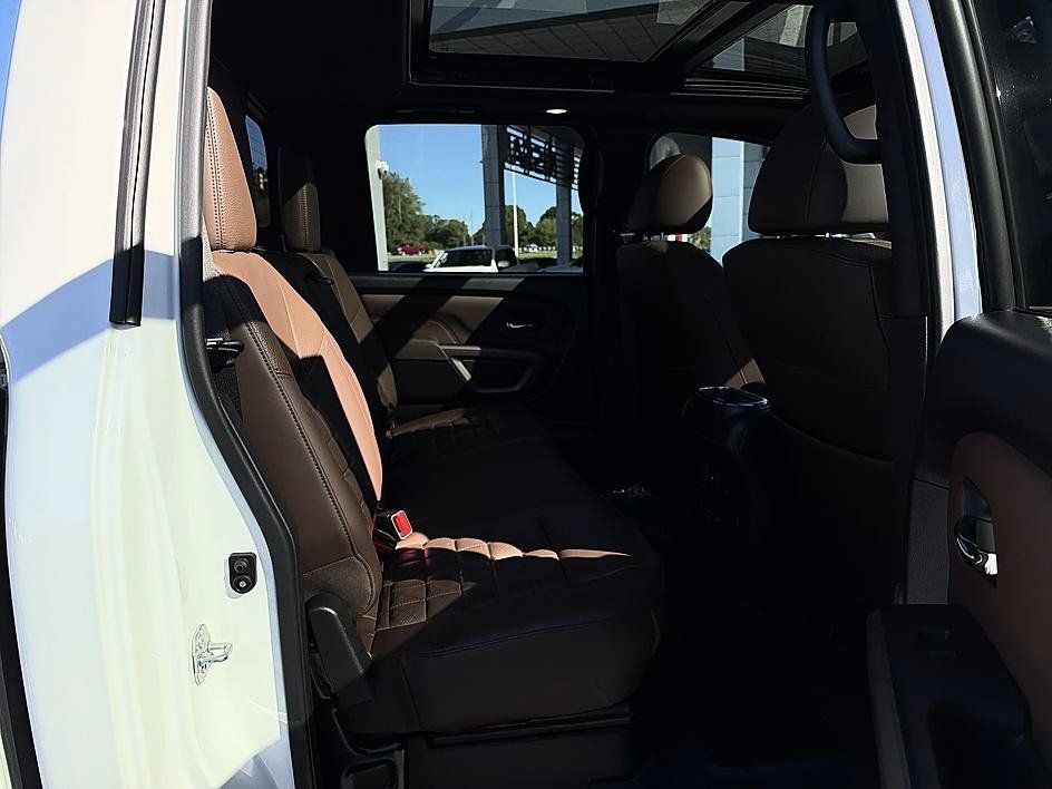Used 2022 Nissan Titan Platinum Reserve w/ Moonroof Package AWD/4WD image 23