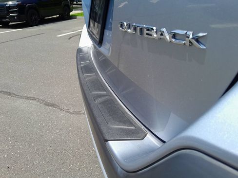 Used 2022 Subaru Outback Limited AWD/4WD image 45