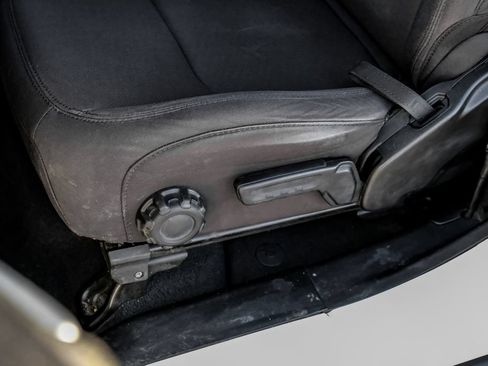 Used 2022 Jeep Wrangler Sport AWD/4WD image 18