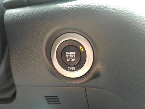 Used 2026 Chrysler Pacifica Select FWD image 44