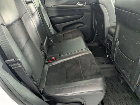 Used 2018 Jeep Grand Cherokee Altitude image 32
