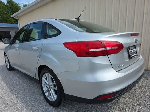 Used 2016 Ford Focus SE FWD image 9