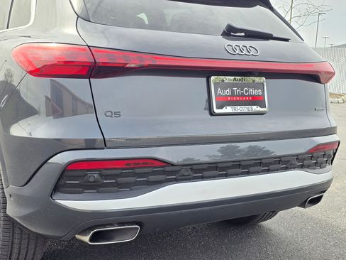 Certified 2025 Audi Q5 Premium w/ Convenience Package image 38