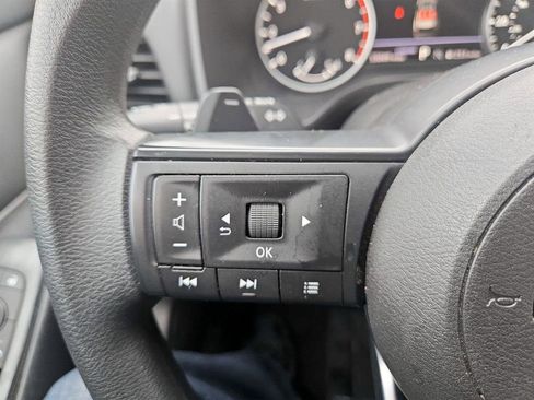 Used 2024 Nissan Rogue S image 17