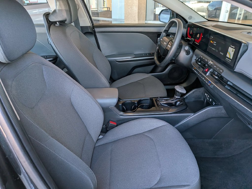 Used 2025 Kia K4 FWD image 30