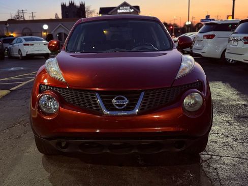 Used 2013 Nissan Juke SV AWD/4WD image 2