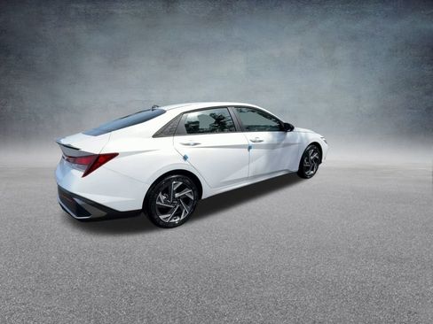 Used 2025 Hyundai Elantra Sport image 23