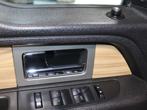 Used 2011 Ford F150 Lariat w/ Lariat Chrome Pkg RWD image 9