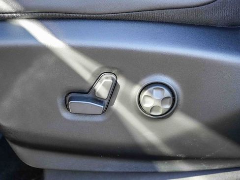 New 2026 Chrysler Pacifica Select image 22