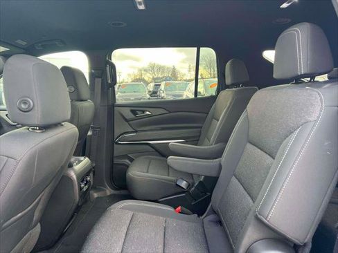 Used 2025 Chevrolet Traverse LT w/ Driver Confidence Package image 11