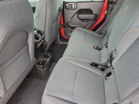 New 2025 Jeep Gladiator Willys image 17