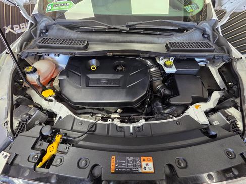 Used 2017 Ford Escape SE w/ SE Sport Appearance Package image 31