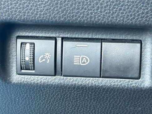 Used 2021 Toyota RAV4 XLE AWD/4WD image 22