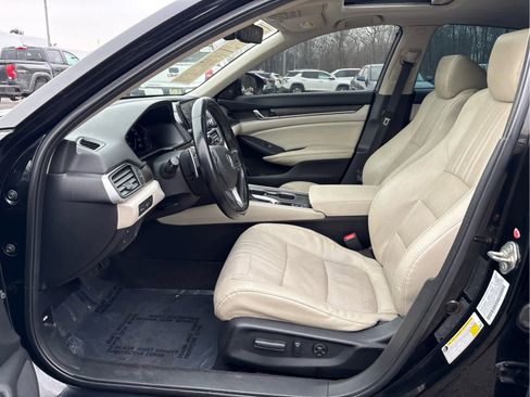 Used 2018 Honda Accord Touring image 15