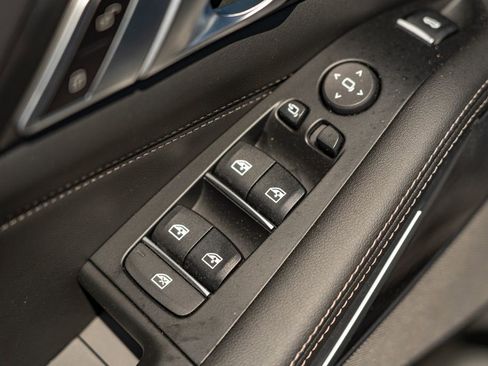 Used 2025 BMW X5 xDrive40i w/ M Sport Package image 12