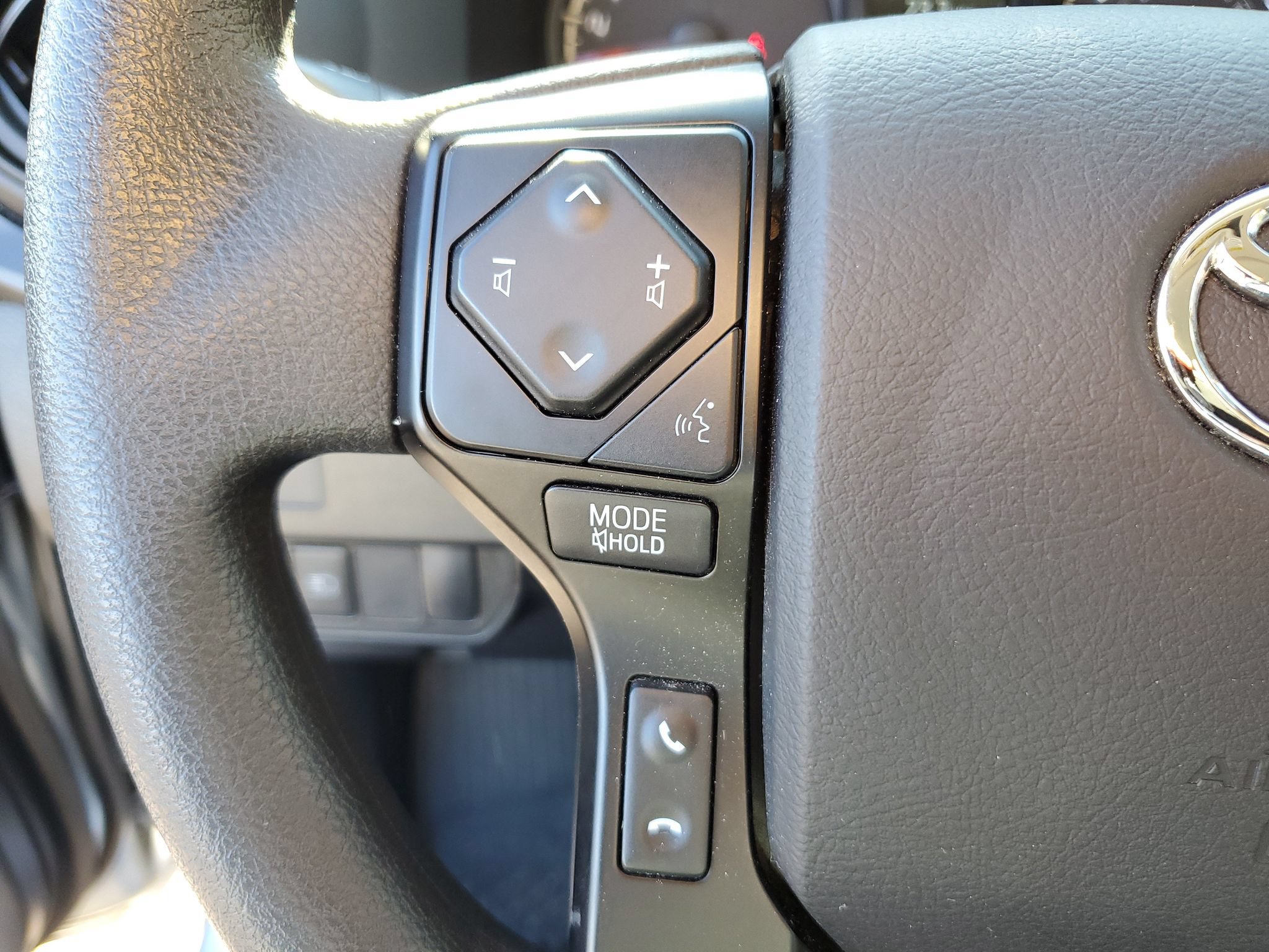 Used 2022 Toyota Tacoma SR AWD/4WD image 17